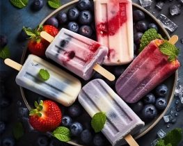 foodiesfeed.com_berries-popsicles-min