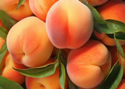 foodiesfeed.com_peaches-min