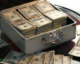 watch-hand-money-business-cash-bank-613441-pxhere.com