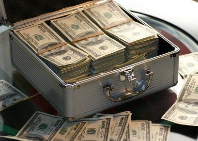 watch-hand-money-business-cash-bank-613441-pxhere.com